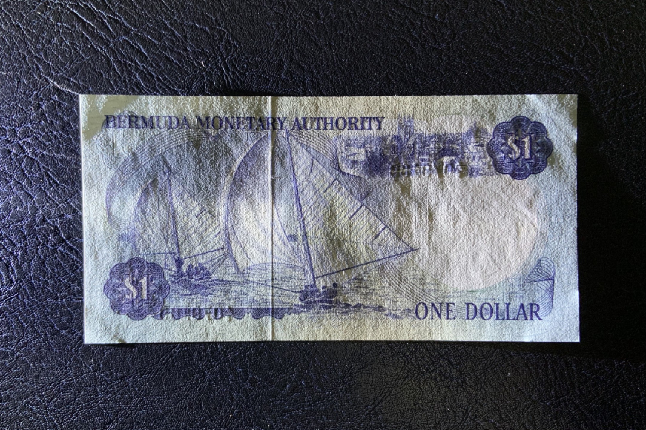 收藏联盟Quantum Auction 第241期拍卖  百慕大1988年1元 品相UNC 四角轻微压痕