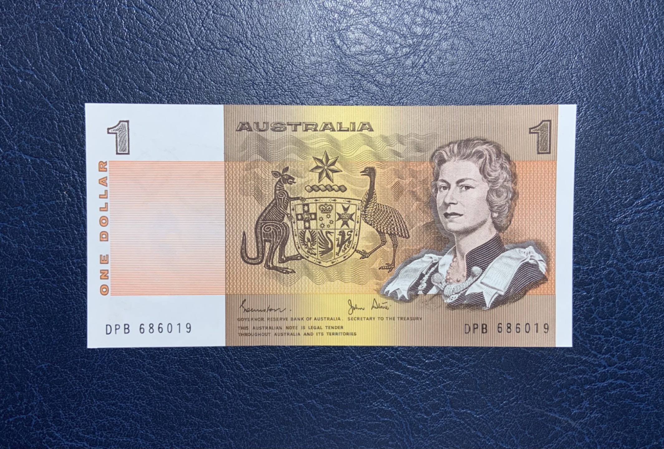 收藏联盟Quantum Auction 第241期拍卖  澳大利亚1988年1元纸币和硬币纪念册 品相全新UNC 最后一版纸币一元和首次发行硬币1元
