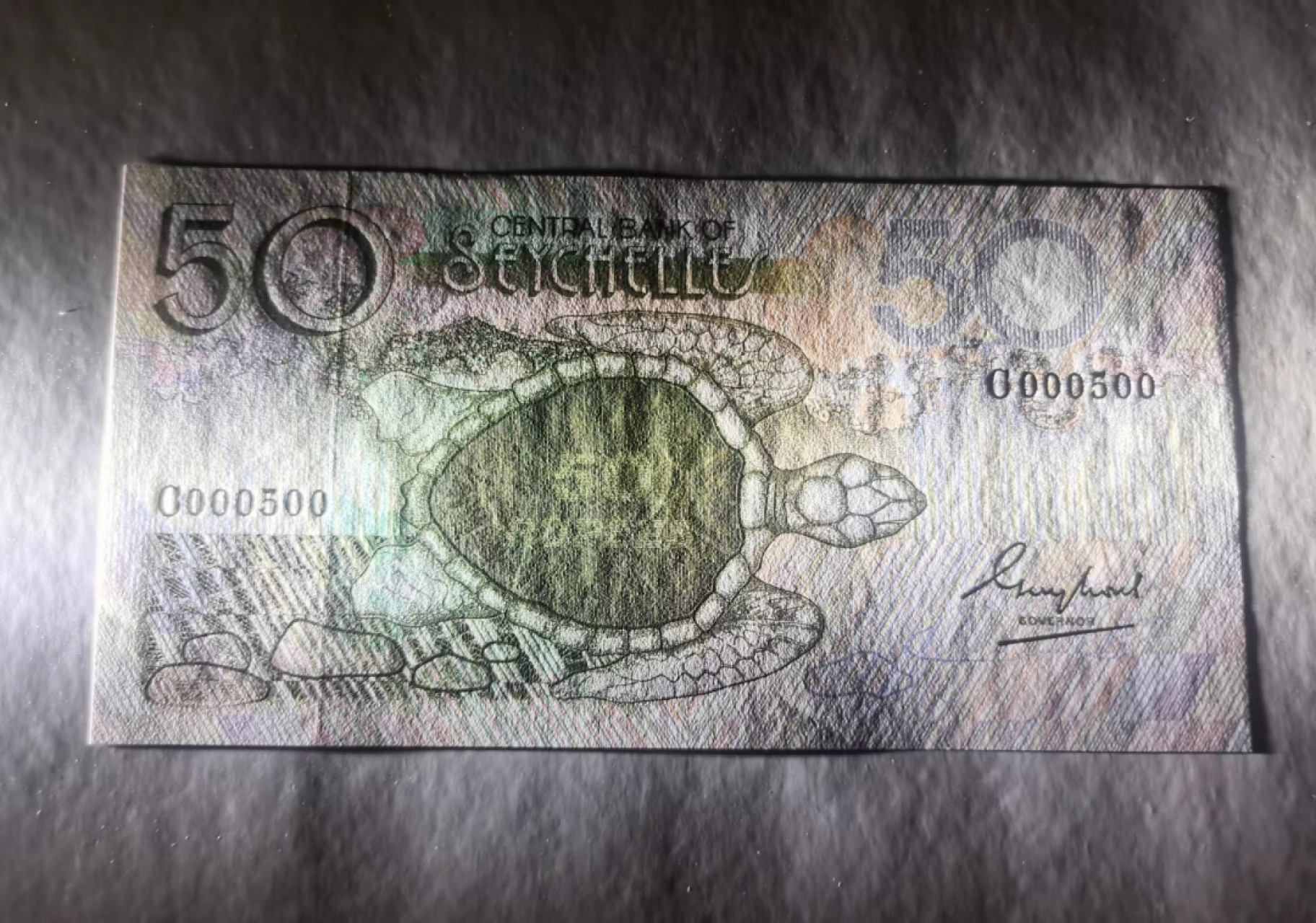 外钞荟萃x民国风云专场 塞舌尔1983版50卢比 百位小号数二 全新品相