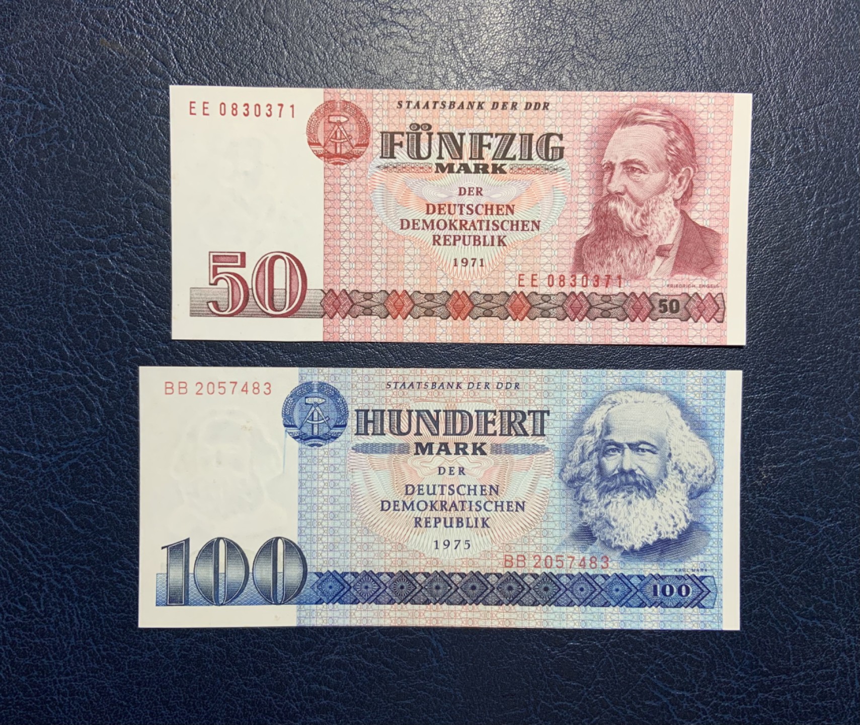收藏联盟Quantum Auction 第241期拍卖  德国民主共和国1971-75年50和100马克 品相UNC- 革命导师马克思和恩格斯