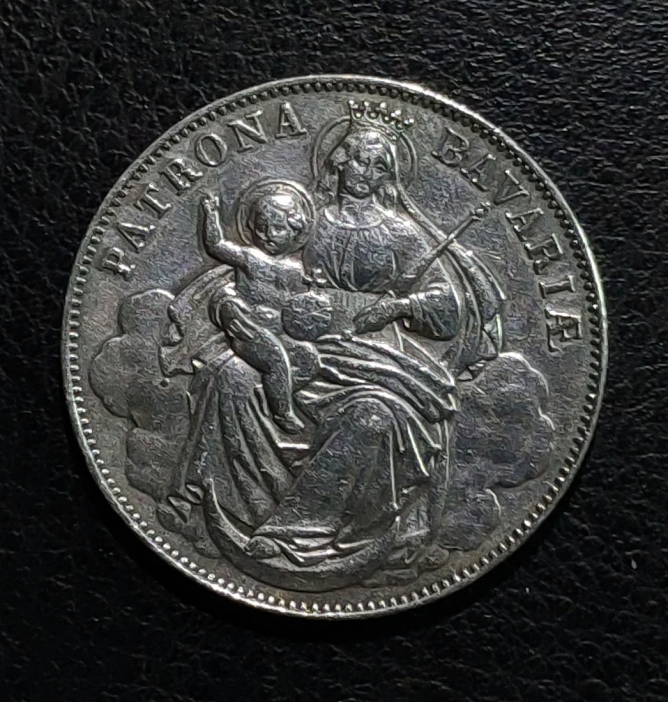 德国巴伐利亚路德维希二世 （圣母抱婴）1 泰勒银币