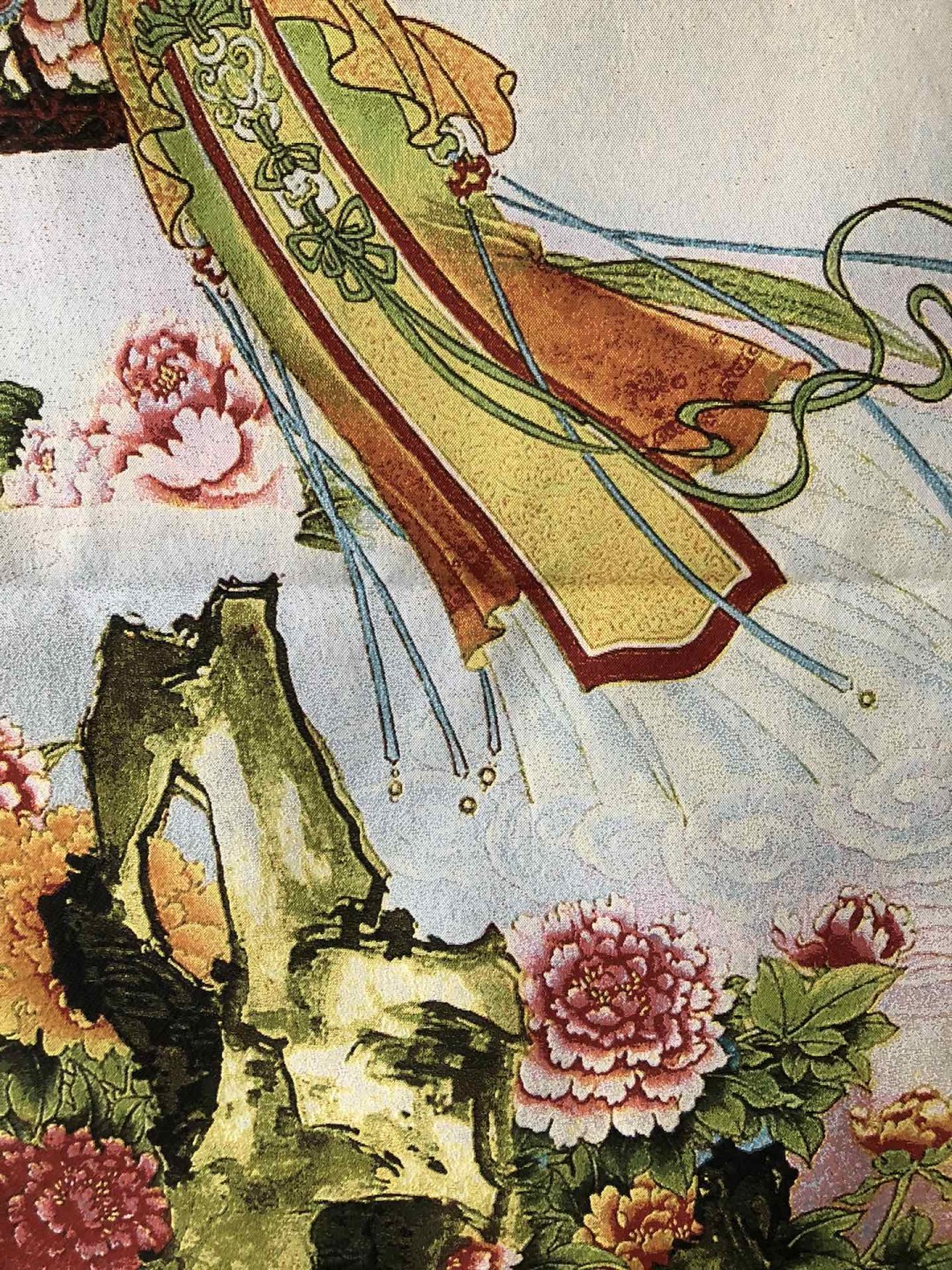 唐卡织锦刺绣古典人物刺绣画  二十四花神 牡丹仙子图，长120厘米，宽60厘米，喜欢的朋友不要错过 织锦也叫彩织，是一种有花纹图案的织品，及书画为底本用织锦工艺织成的书画作品。画面光泽鲜活，富有立体感、品质档次高、价格适中，具有不易褪色、易于收藏等特点，被当今人们奉为送礼上品。