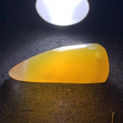 蒙料战国红玛瑙随形牙型吊坠一个 蒙料战国红玛瑙随形牙型吊坠一个