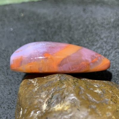 川料南红玛瑙吊坠一个， 川料南红玛瑙吊坠一个，