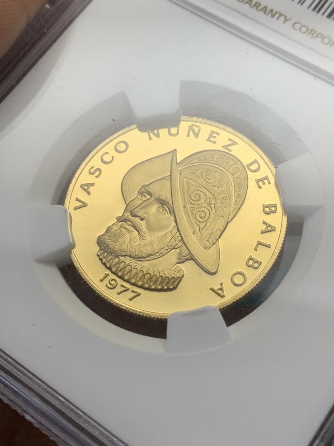 《竞宝斋》第146场-周日，周一 2场 (全场包邮) NGC-PF67 1977巴拿马100巴伯亚精制金币，精制感十足 900金  8.16克