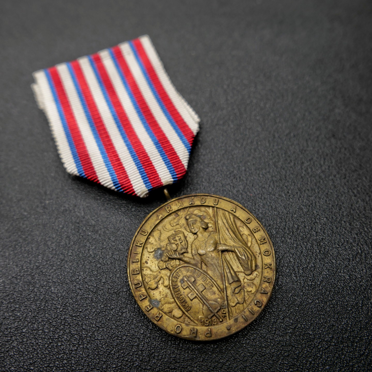 勋章奖章交易所3月25日拍卖 捷克斯洛伐克一战20周年纪念章