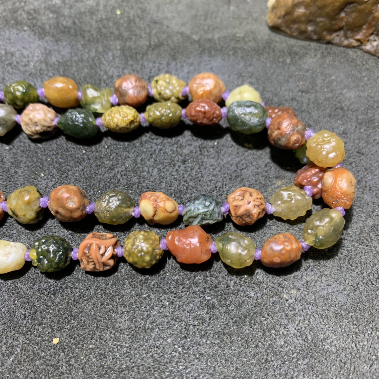 精美高玉化俏色阿拉善筋脉玛瑙原石108项链一条