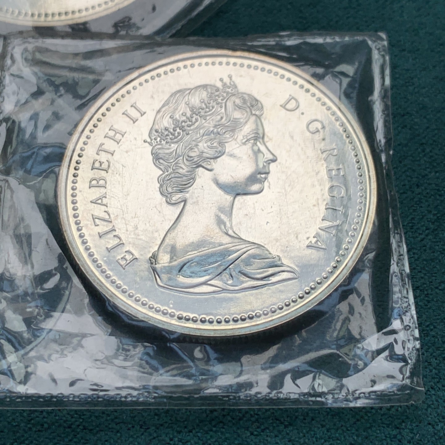 《竞宝斋》第146场-周日，周一 2场 (全场包邮) 原袋 完美好品相加拿大骑警大银币三枚，一共69.96g