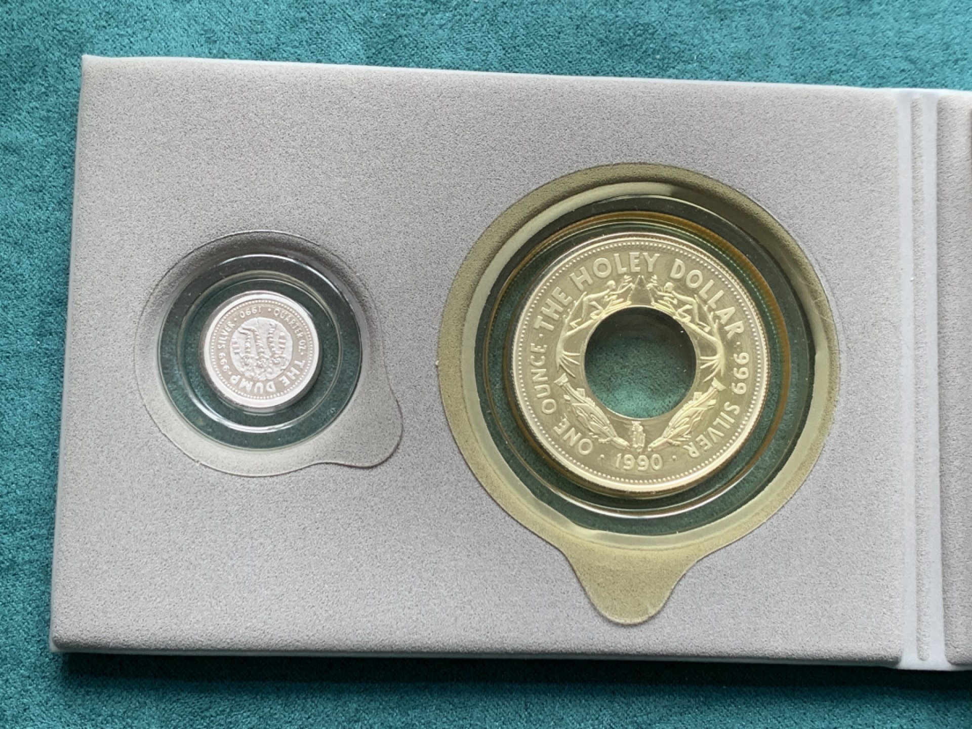 《竞宝斋》第146场-周日，周一 2场 (全场包邮) 澳大利亚1990年子母镶嵌银币 999银 31.9克+7.98克 可以相互配成一枚