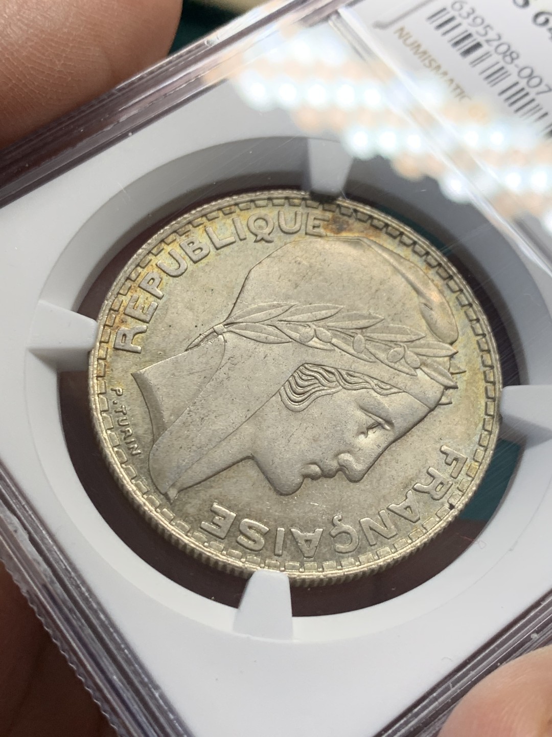 《竞宝斋》第146场-周日，周一 2场 (全场包邮) NGC-MS64 法国1933年 谷物女神20法郎大银币 淡彩包浆 顶级品相