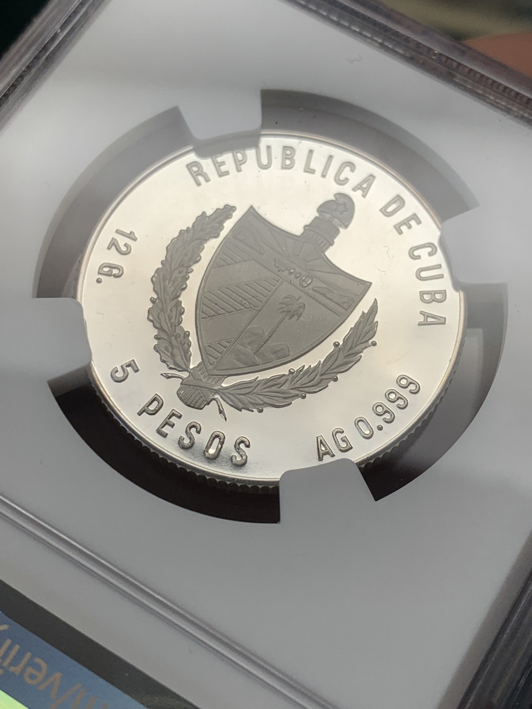 《竞宝斋》第146场-周日，周一 2场 (全场包邮) NGC-PF68 古巴1981年 兰花5比索精制银币 普制比较常见，精制很少