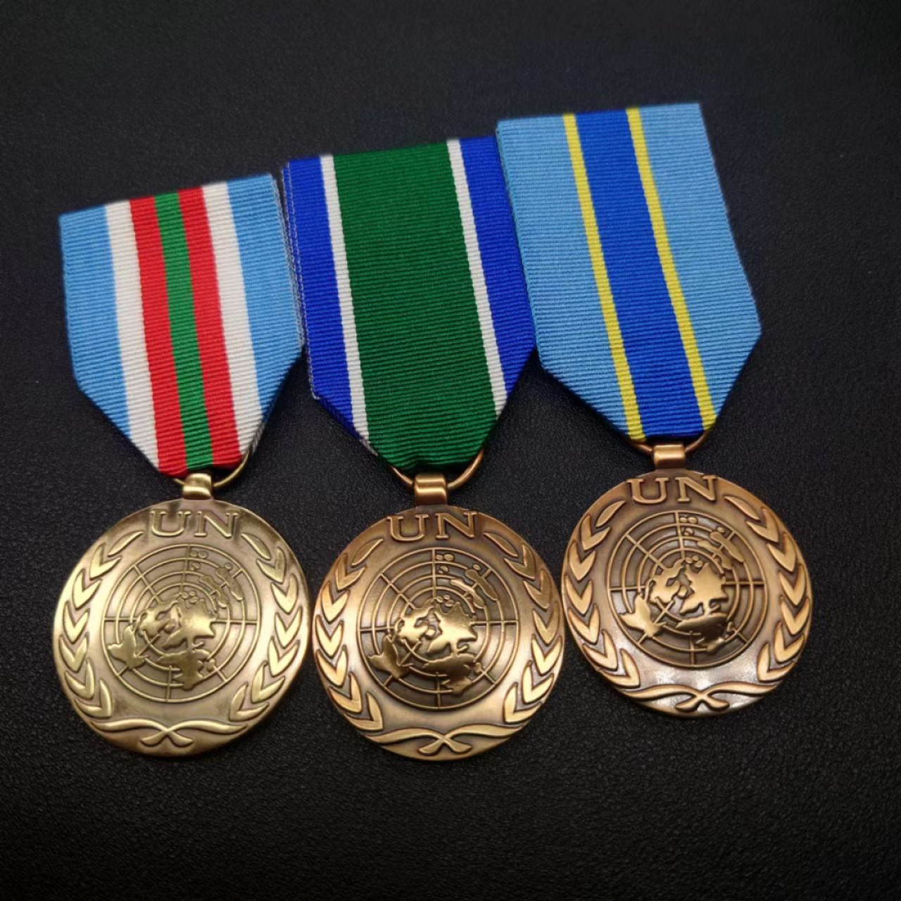 勋章奖章交易所3月25日拍卖 联合国奖章一组，