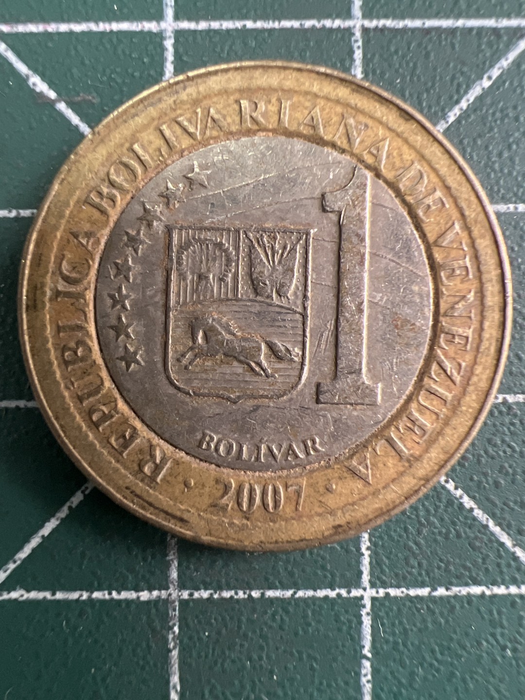 泡泡堂微拍第一百〇二幕硬币捡漏可累计专场👿👿，累计满二十元包邮，接受代拍业务 委内瑞拉1玻利瓦尔 双色币