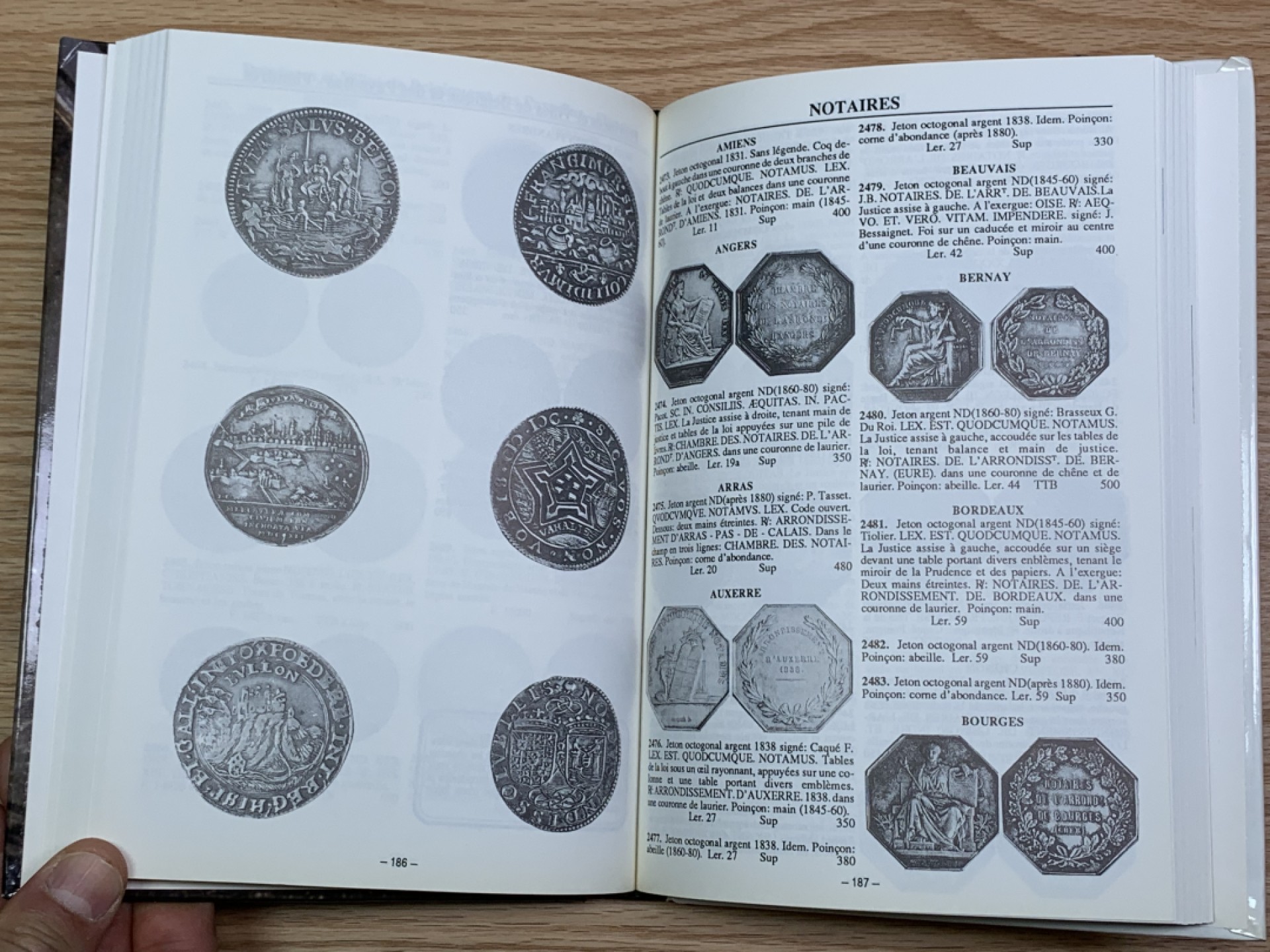 《竞宝斋》第146场-周日，周一 2场 (全场包邮) 法国 1991年 JETONS 代币目录 所见最新版本 版别详尽 厚达349页 一本在手 八角我有 权威绝版目录