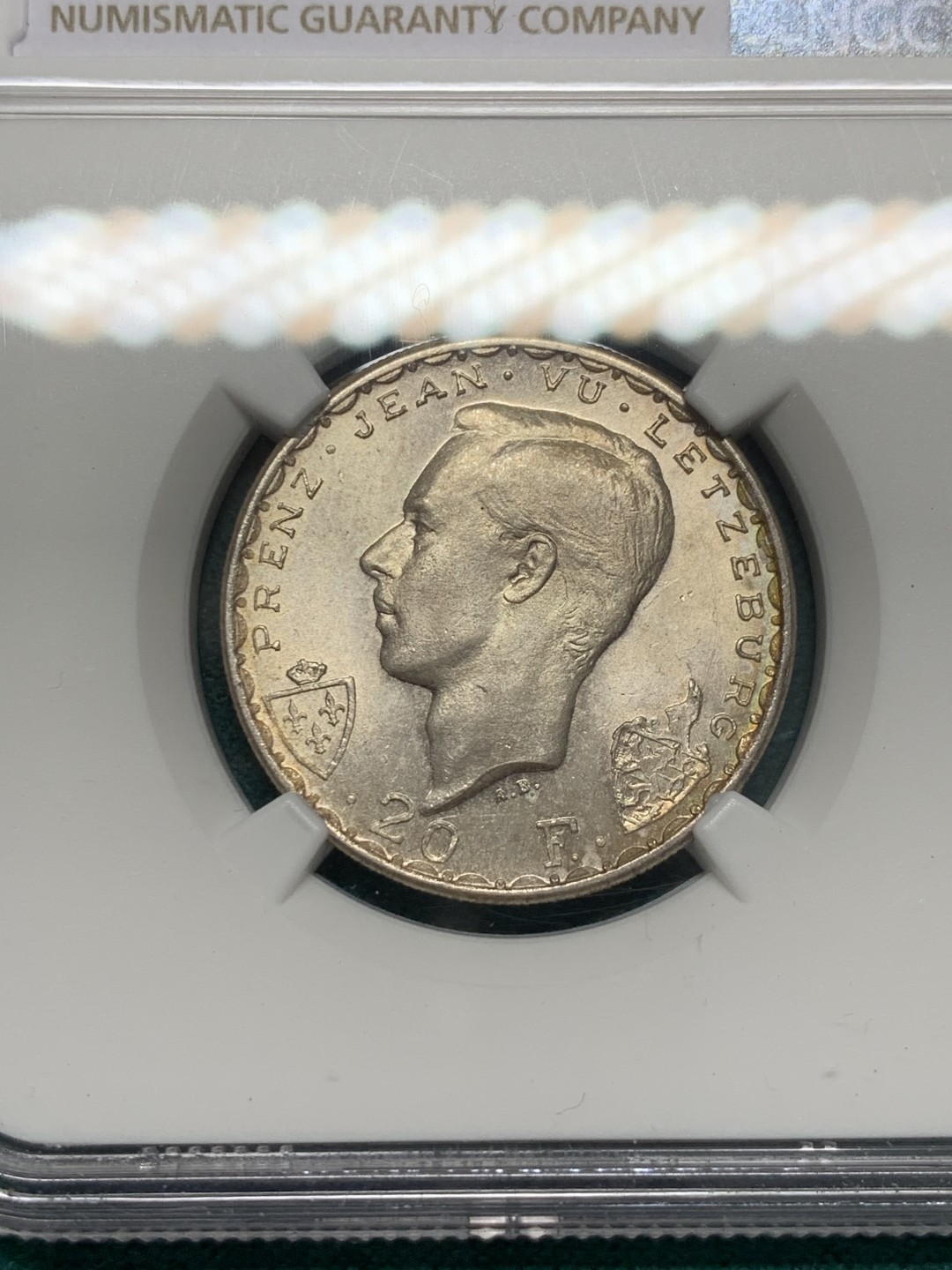 《竞宝斋》第146场-周日，周一 2场 (全场包邮) NGC-MS64 卢森堡1946年 马剑20法郎银币 顶级品相