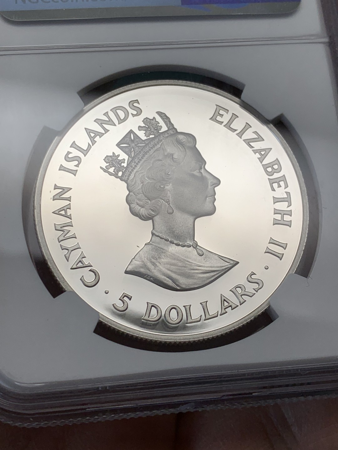 《竞宝斋》第146场-周日，周一 2场 (全场包邮) NGC-PF69 开曼群岛1993年 女王加冕四十周年纪念 精制大银币 稀少