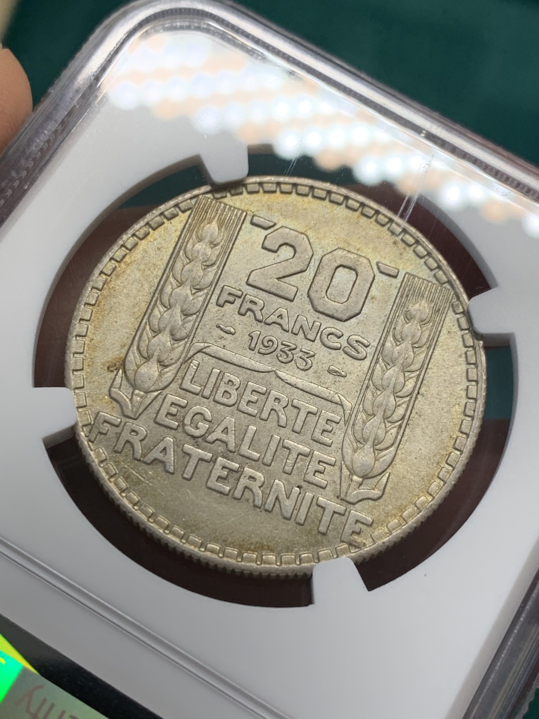 《竞宝斋》第146场-周日，周一 2场 (全场包邮) NGC-MS64 法国1933年 谷物女神20法郎大银币 淡彩包浆 顶级品相