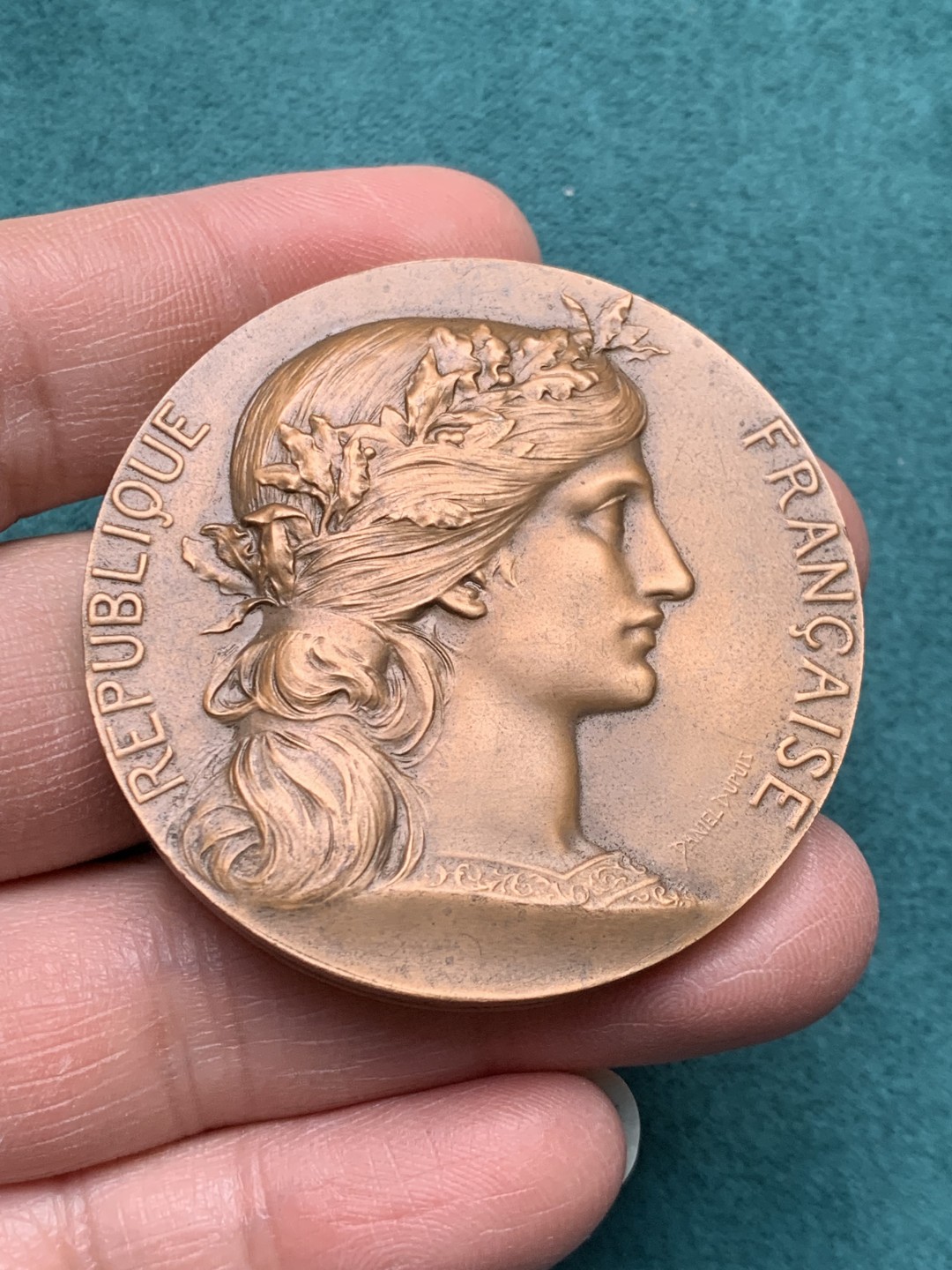 《竞宝斋》第146场-周日，周一 2场 (全场包邮) 法国 1966 玛丽安娜大铜章，边铭丰饶角BR，重量66.1g  50.1mm品相佳