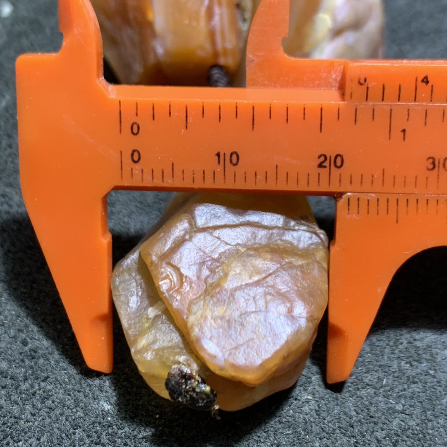 精美戈壁大颗粒樱桃红玛瑙原石项链一条！ 精美戈壁大颗粒樱桃红玛瑙原石项链一条！