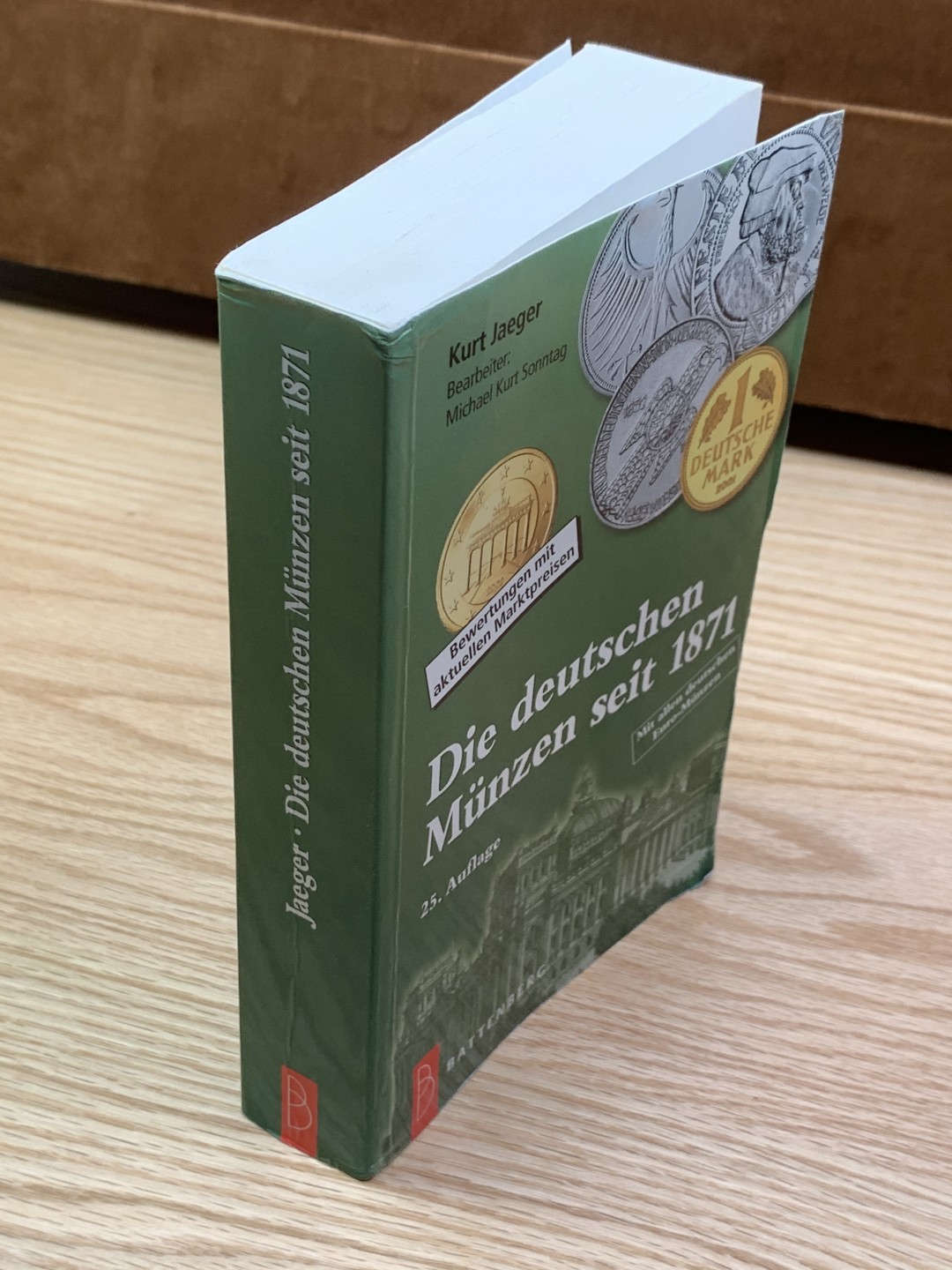 《竞宝斋》第146场-周日，周一 2场 (全场包邮) 德国耶格尔目录1871年--至今，经典目录 960页 包含第三帝国、东德等热门币种详细版别介绍