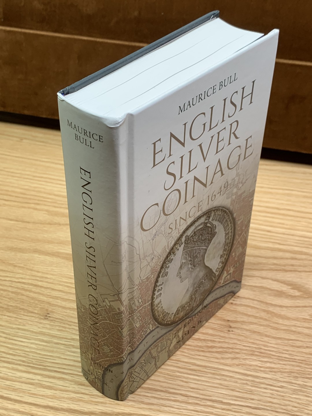 《竞宝斋》第146场-周日，周一 2场 (全场包邮) 2020版精装完美品 英国 ESC 银币目录 1649年以来英国银币大全 英系必备，版别详尽，P与N用的ESC编号即来自于该目录 厚达598页