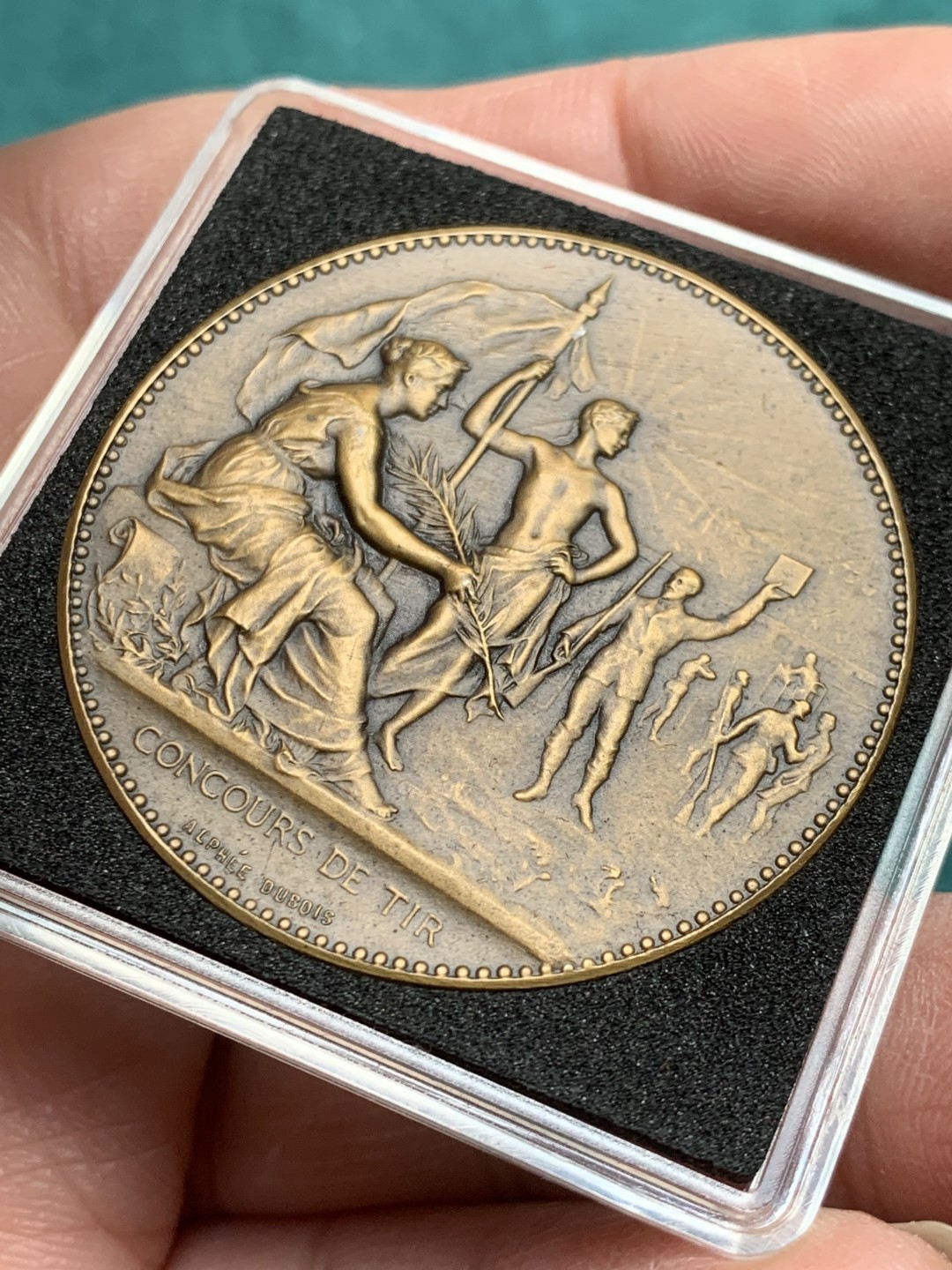 《竞宝斋》第146场-周日，周一 2场 (全场包邮) 法国军事斗争备战艺术铜章  直径：40mm  重量：32.9g  边铭：丰饶角+铜标