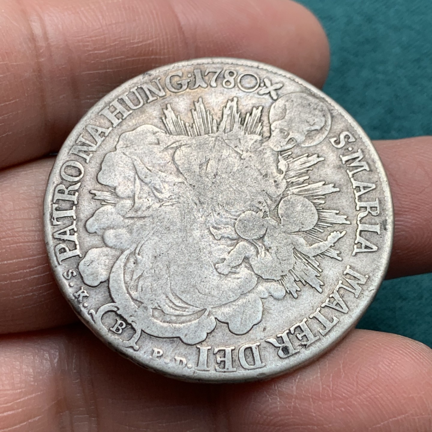 《竞宝斋》第146场-周日，周一 2场 (全场包邮) 匈牙利版 1780B年 圣母抱婴 双天使泰勒 大银币