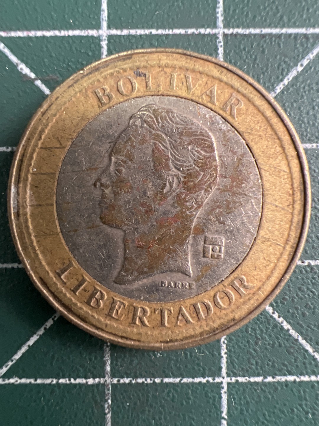 泡泡堂微拍第一百〇二幕硬币捡漏可累计专场👿👿，累计满二十元包邮，接受代拍业务 委内瑞拉1玻利瓦尔 双色币