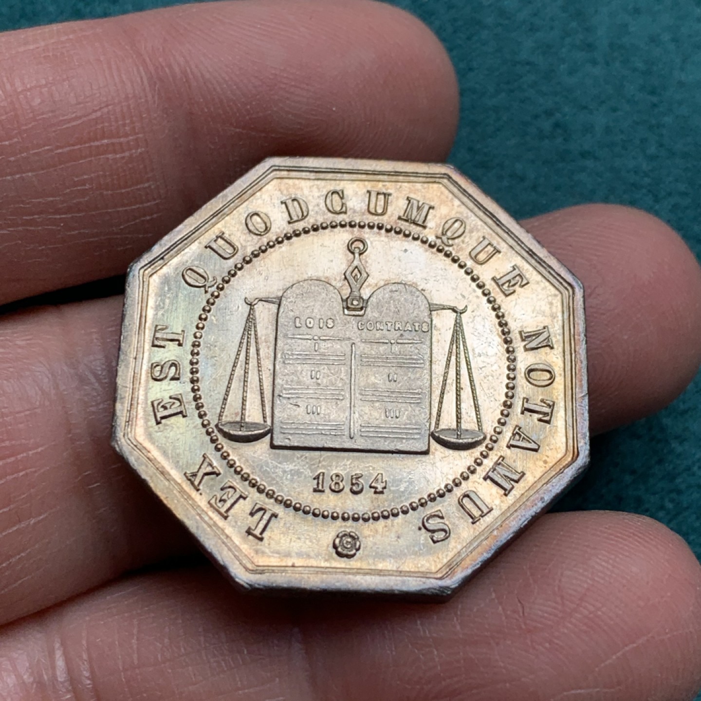 《竞宝斋》第146场-周日，周一 2场 (全场包邮) 法国 1854年 公证人 银质八角代币 品相不错 31.8mm 14.7克 包浆漂亮 蜜蜂边铭 银标