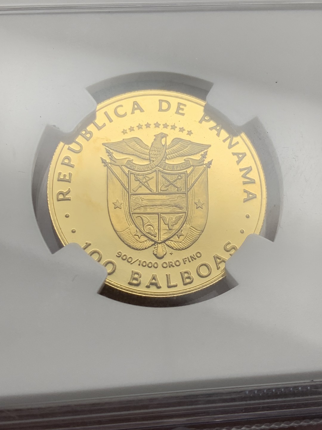 《竞宝斋》第146场-周日，周一 2场 (全场包邮) NGC-PF67 1977巴拿马100巴伯亚精制金币，精制感十足 900金  8.16克