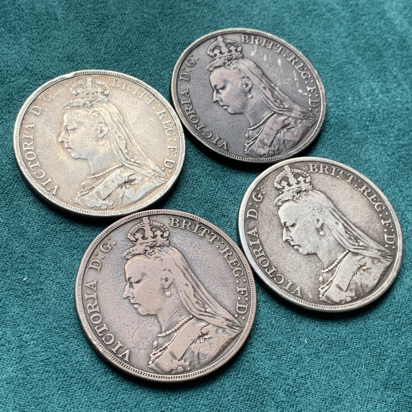 《竞宝斋》第146场-周日，周一 2场 (全场包邮) 4枚一起 英国维多利亚高冠马剑克朗一组四枚，1889+1890+1891+1892，流通品相老包浆