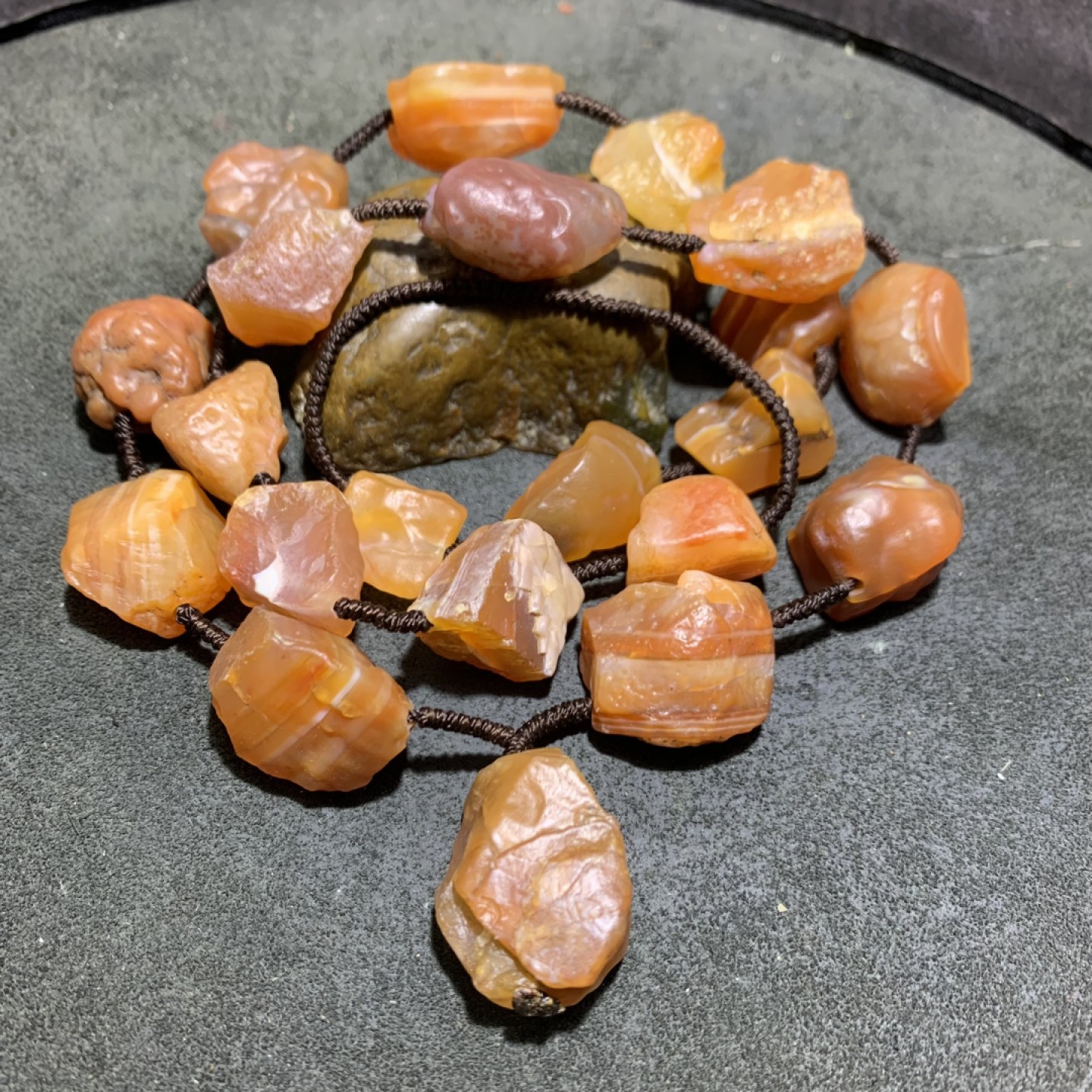 精美戈壁大颗粒樱桃红玛瑙原石项链一条！ 精美戈壁大颗粒樱桃红玛瑙原石项链一条！