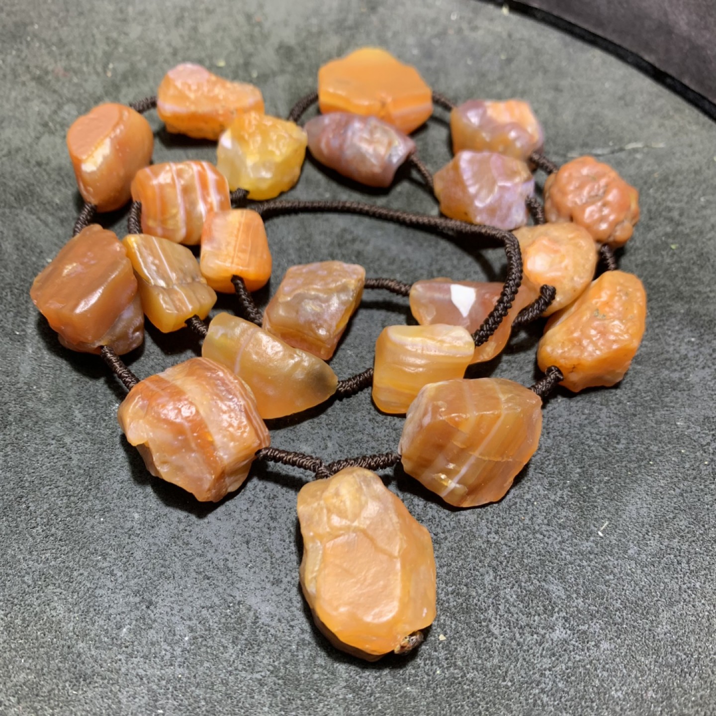 精美戈壁大颗粒樱桃红玛瑙原石项链一条！ 精美戈壁大颗粒樱桃红玛瑙原石项链一条！