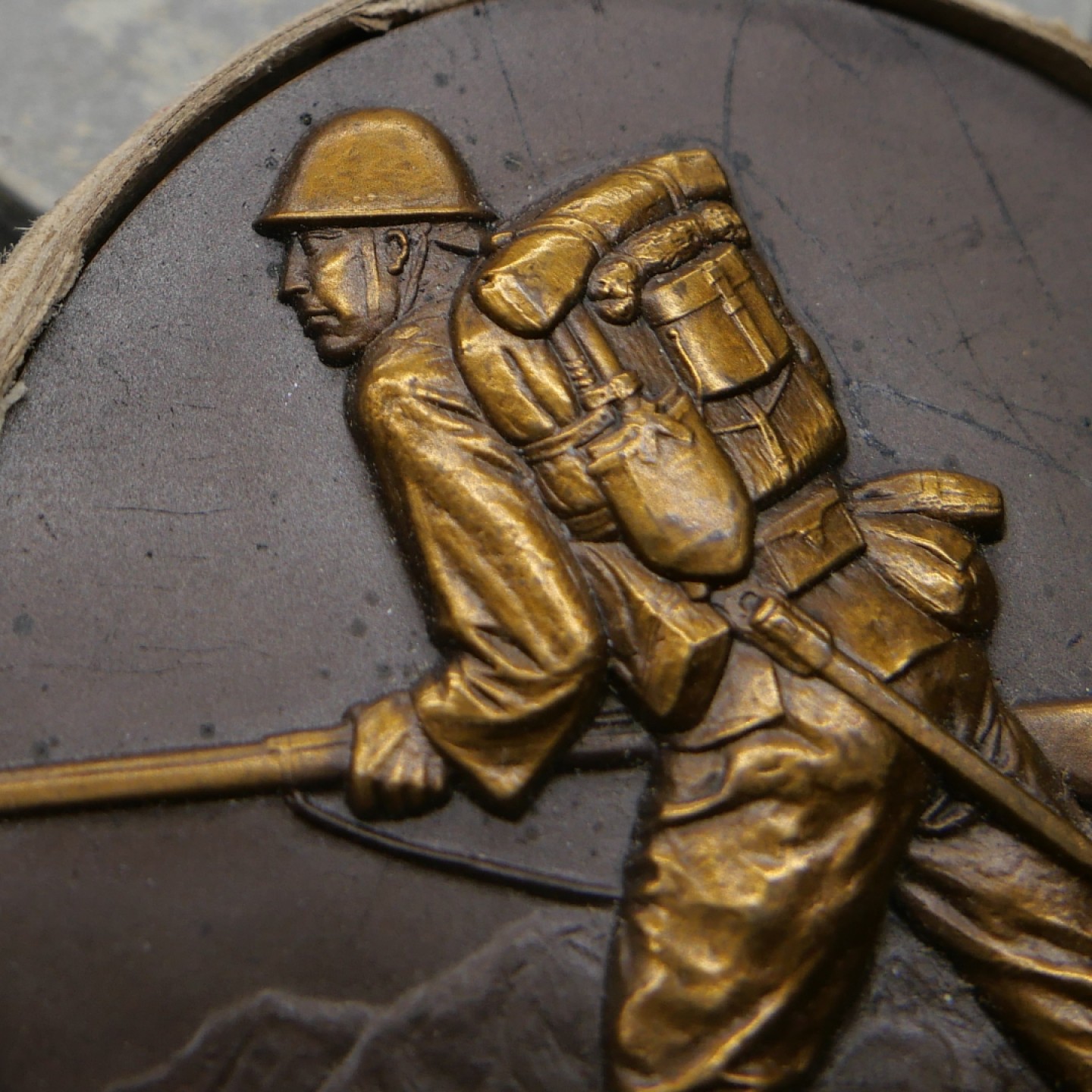 勋章奖章交易所3月25日拍卖 侵略铁证勿忘国耻-日*事变铜章，陆军版，造币局制造，圆形纸盒