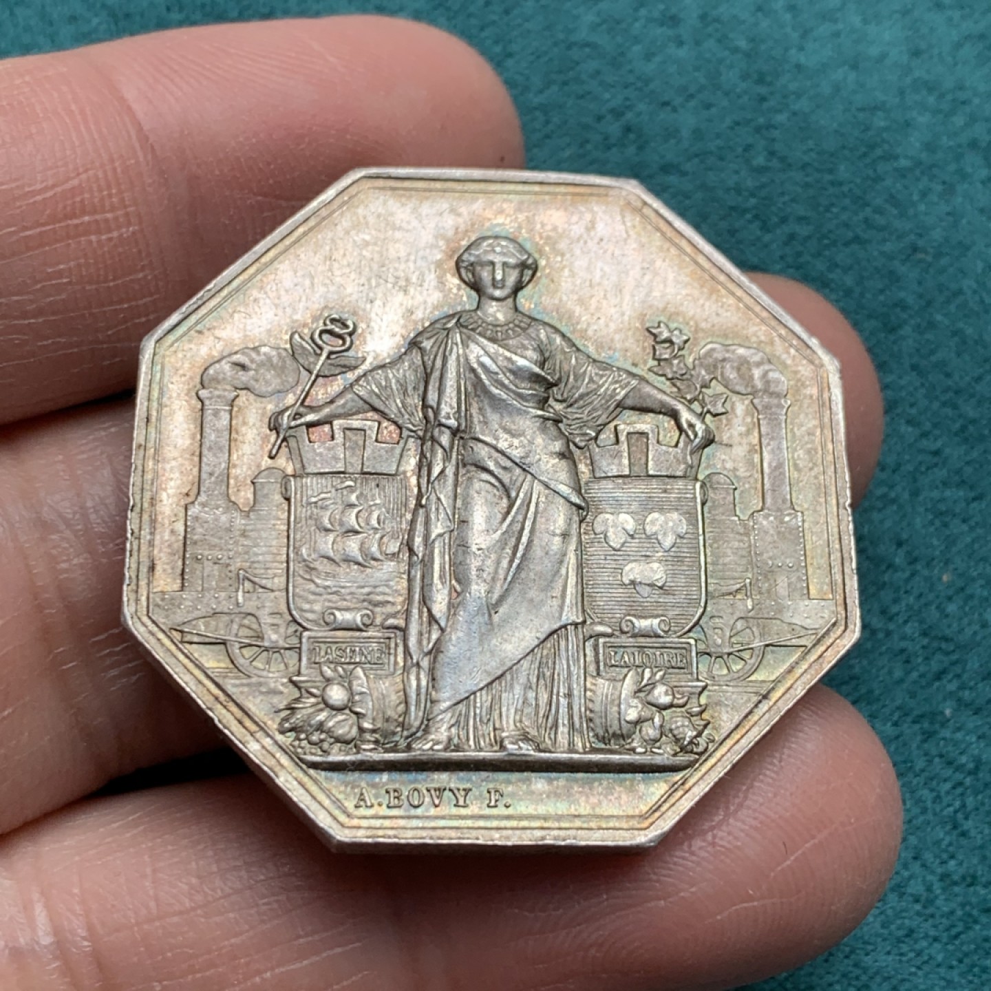 《竞宝斋》第146场-周日，周一 2场 (全场包邮) 法国 1838 工业女神 八角银质代币  丰饶角边铭 银标 23.7克 36.7mm 状态好 目测MS品质