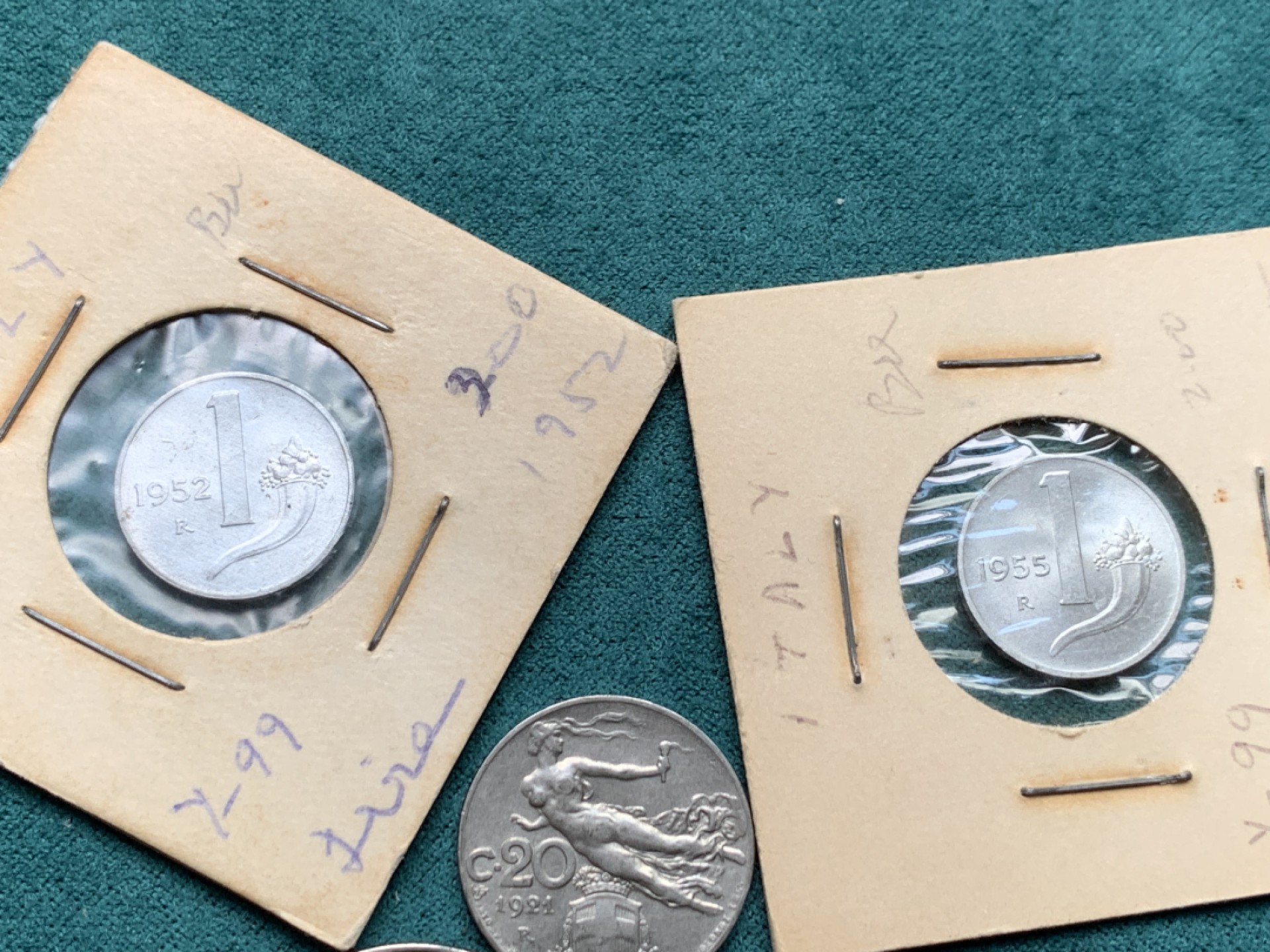 《竞宝斋》第146场-周日，周一 2场 (全场包邮) 意大利五枚好品散币 1922年1里拉2枚 1921年20分一枚 1952年 1955年1里拉各一枚 老藏家纸夹