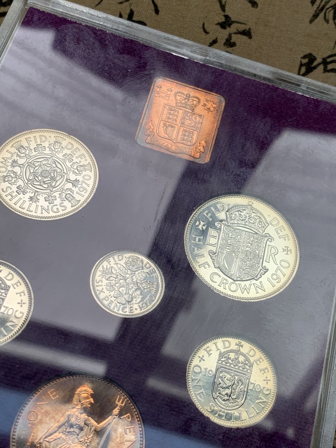 《竞宝斋》第146场-周日，周一 2场 (全场包邮) 英国 1970年 原盒原证 关门年份 英国12进制精制套币 最后一套12进制英国套币 随后发行的套币均为10进制新便士体系