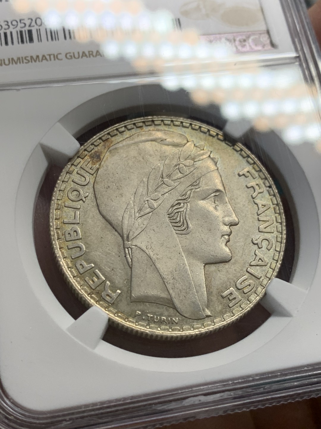 《竞宝斋》第146场-周日，周一 2场 (全场包邮) NGC-MS64 法国1933年 谷物女神20法郎大银币 淡彩包浆 顶级品相