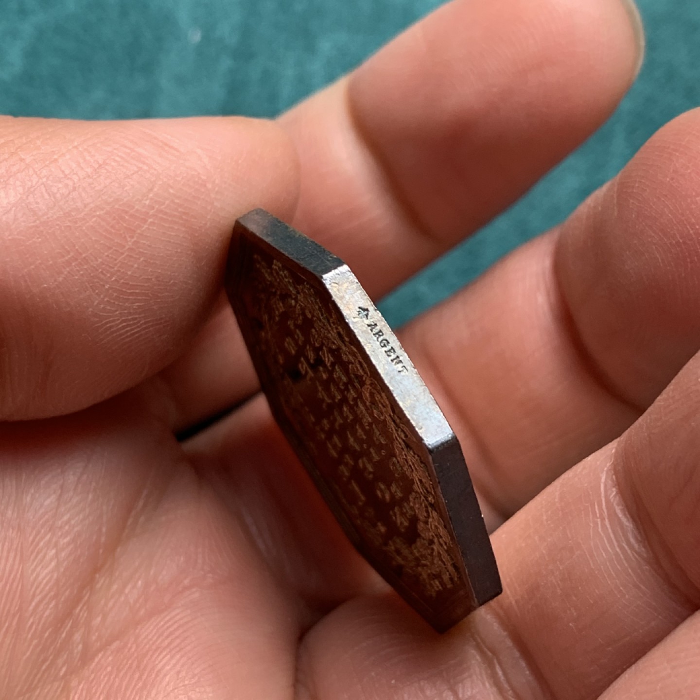 《竞宝斋》第146场-周日，周一 2场 (全场包邮) 法国 1854年 公证人 银质八角代币 品相不错 31.8mm 14.7克 包浆漂亮 蜜蜂边铭 银标