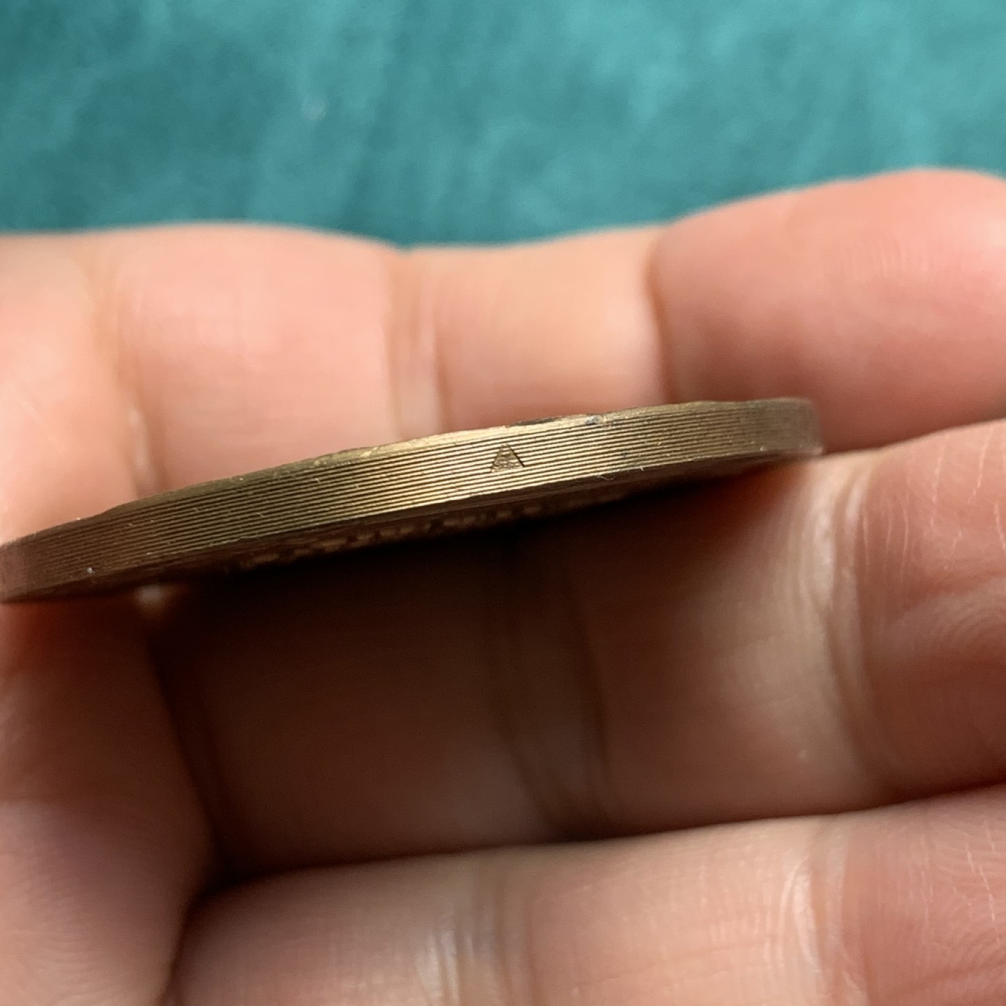 《竞宝斋》第146场-周日，周一 2场 (全场包邮) 法国玛丽安娜公鸡头盔铜章  直径：40mm  重量：29.5g  边铭：厂标