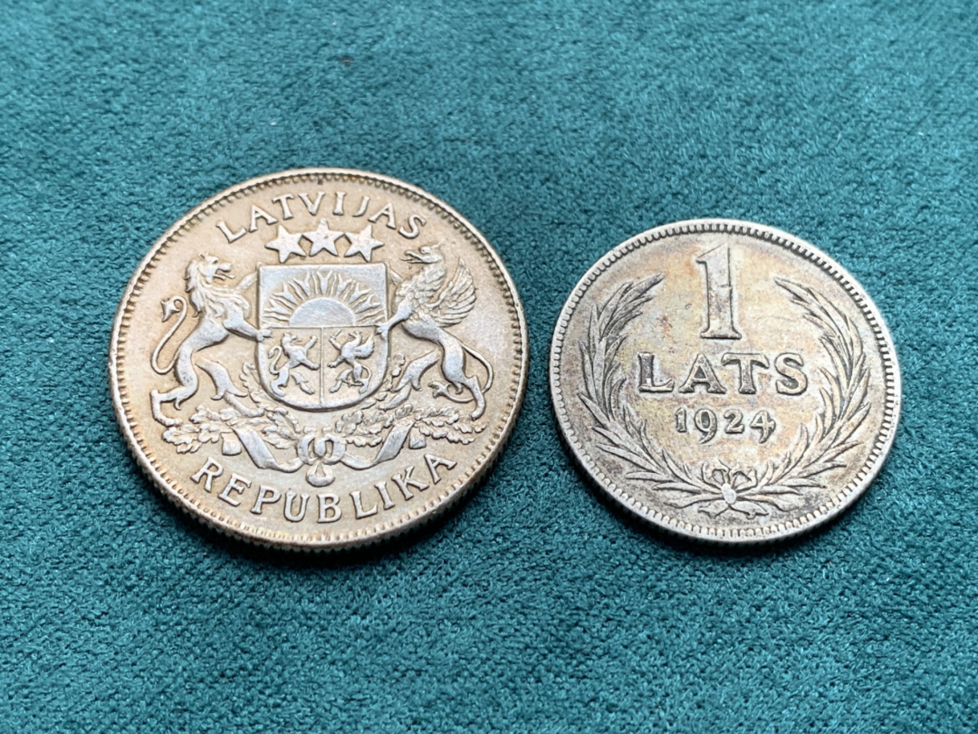 《竞宝斋》第146场-周日，周一 2场 (全场包邮) 拉脱维亚银币一对 1924 年1特拉+1925年 2特拉 原味包浆不错