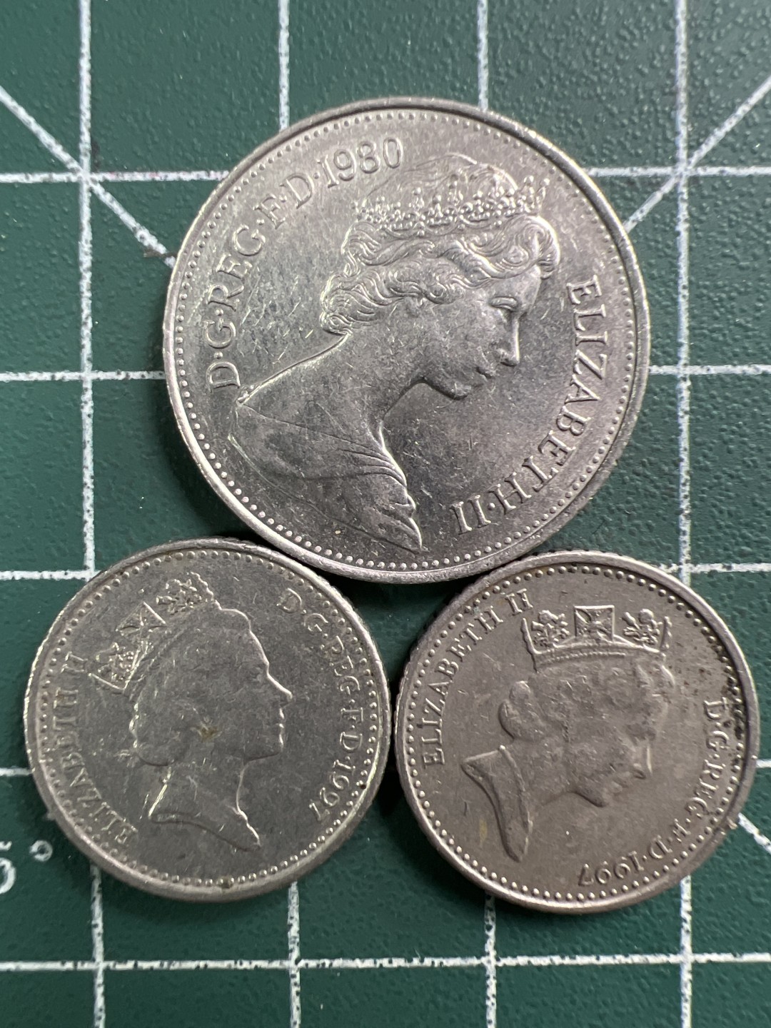 泡泡堂微拍第一百〇三幕硬币捡漏可累计专场👿👿，累计满二十元包邮，接受代拍业务 英国5便士三枚