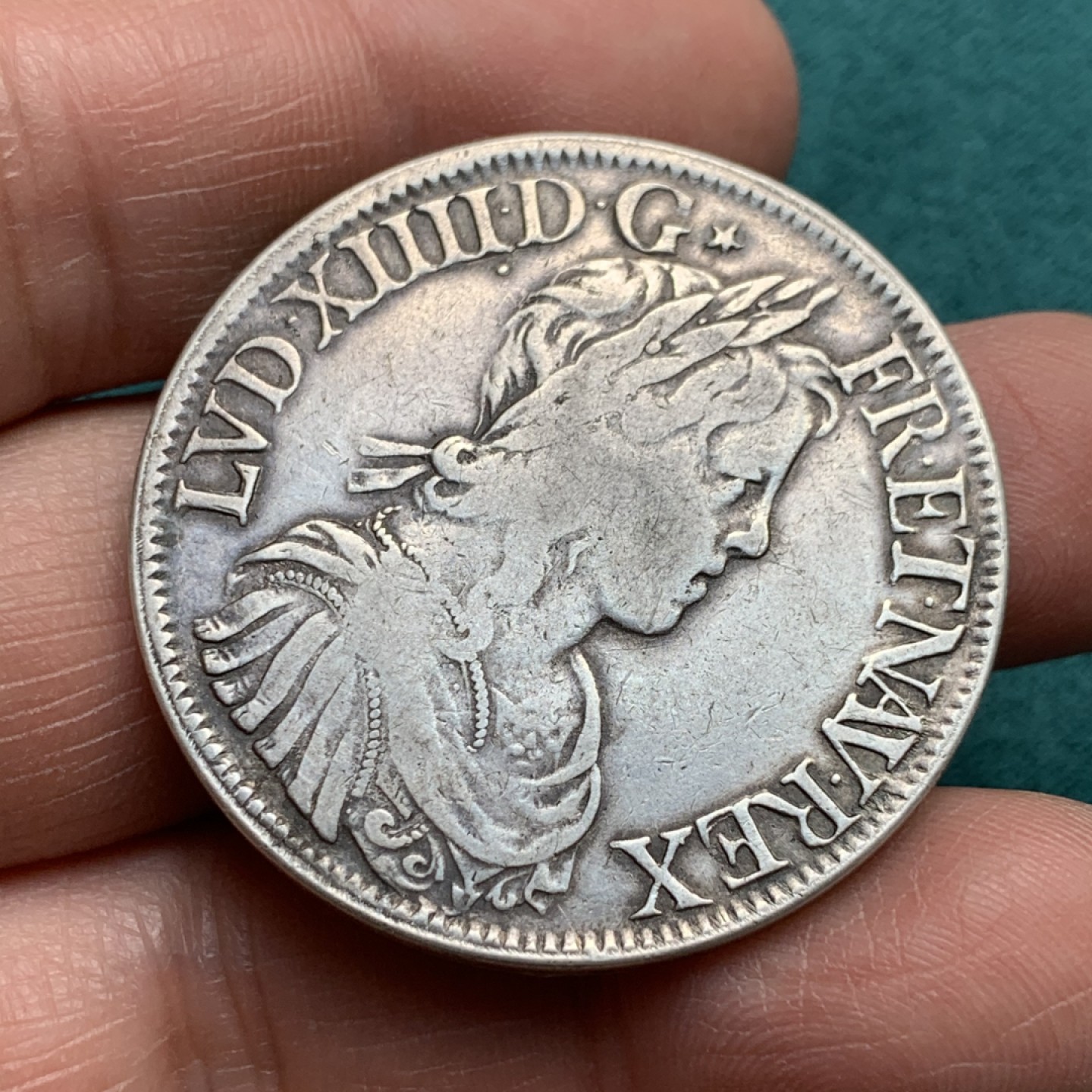 《竞宝斋》第146场-周日，周一 2场 (全场包邮) 法国 1652年A版 路易十四 太阳王 年轻头像 埃居大银币 打制清晰 无减重痕迹 非常不错 非常不错