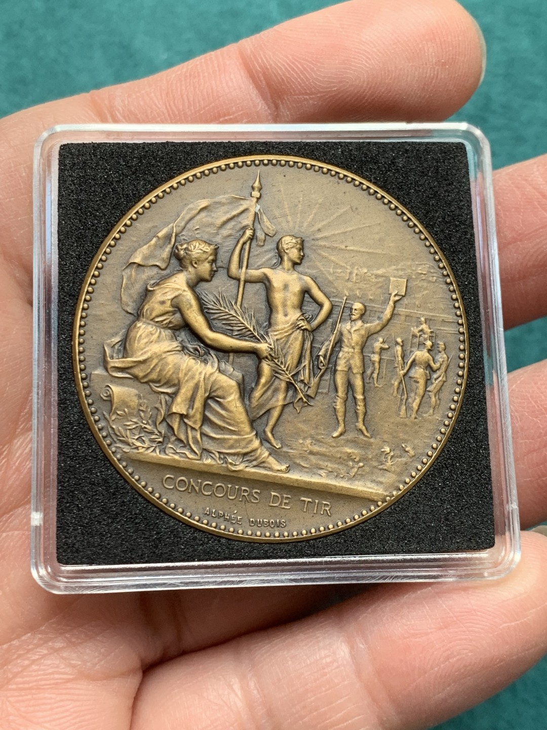 《竞宝斋》第146场-周日，周一 2场 (全场包邮) 法国军事斗争备战艺术铜章  直径：40mm  重量：32.9g  边铭：丰饶角+铜标