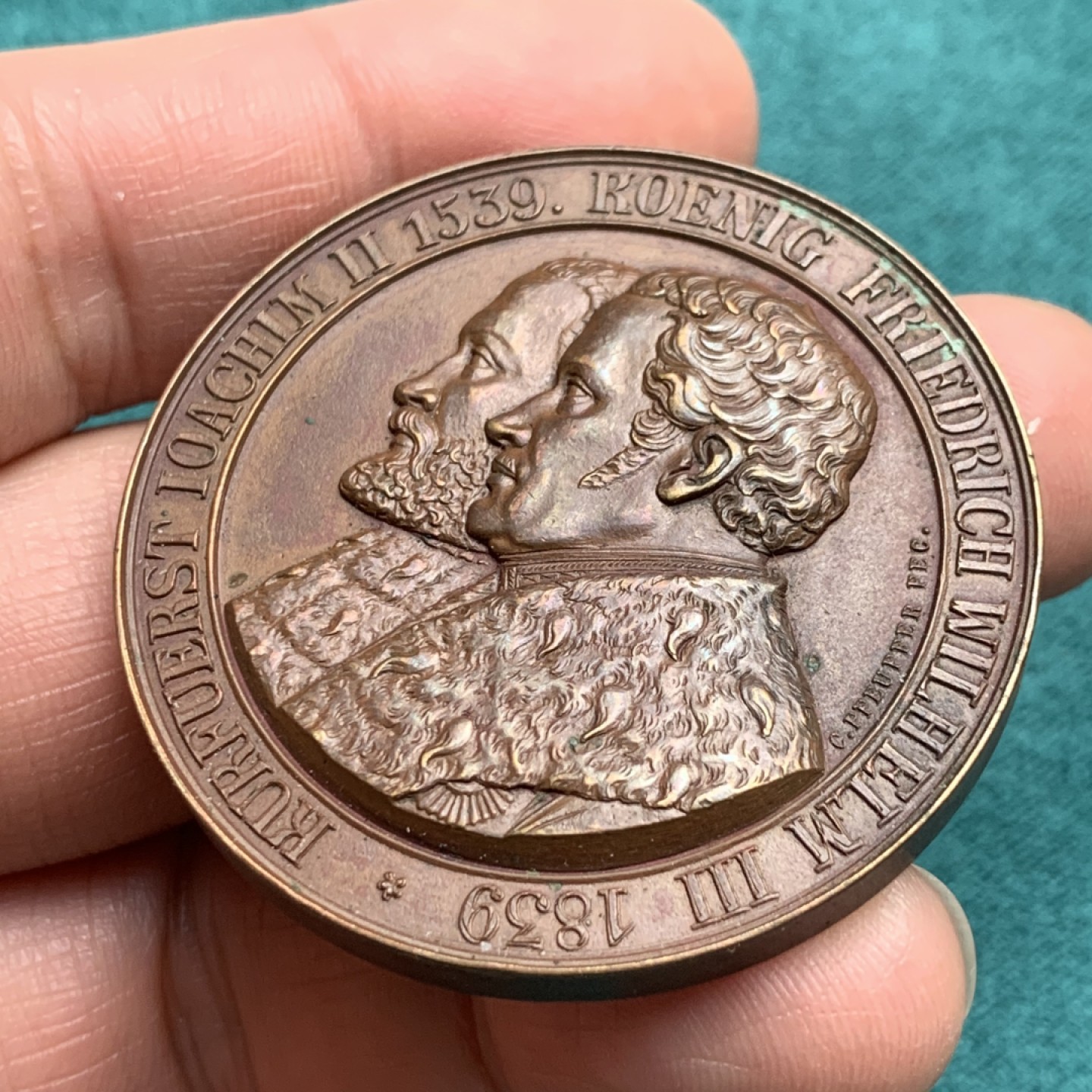 《竞宝斋》第146场-周日，周一 2场 (全场包邮) 1839年德国布兰登堡宗教改革300周年大直径铜章，宗教教廷系列经典品种之一，细节满满，背面中间耶稣受难小像的腹肌线条肉眼清晰可见 52克 45mm