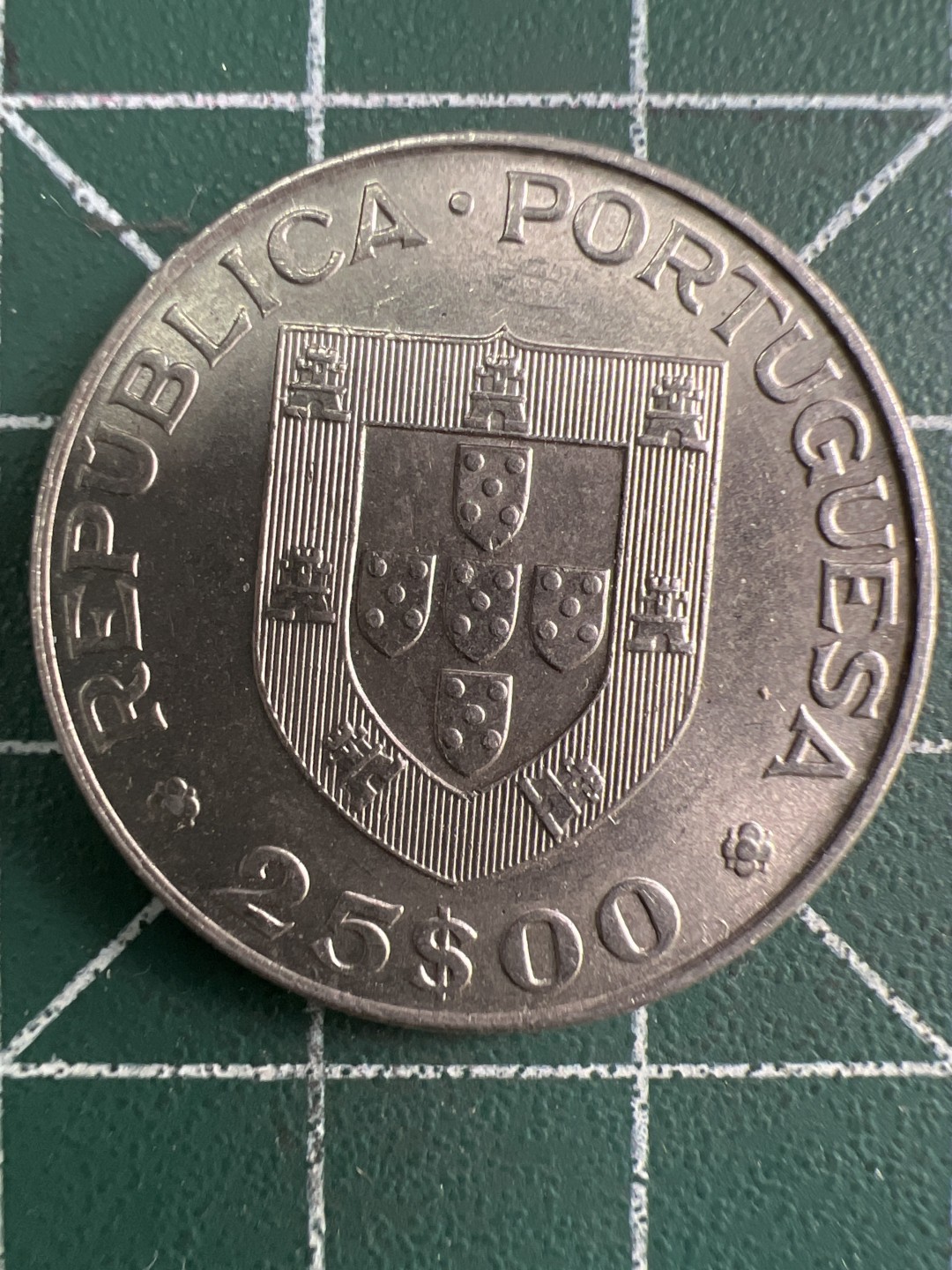 泡泡堂微拍第一百〇二幕硬币捡漏可累计专场👿👿，累计满二十元包邮，接受代拍业务 葡萄牙25埃斯库多