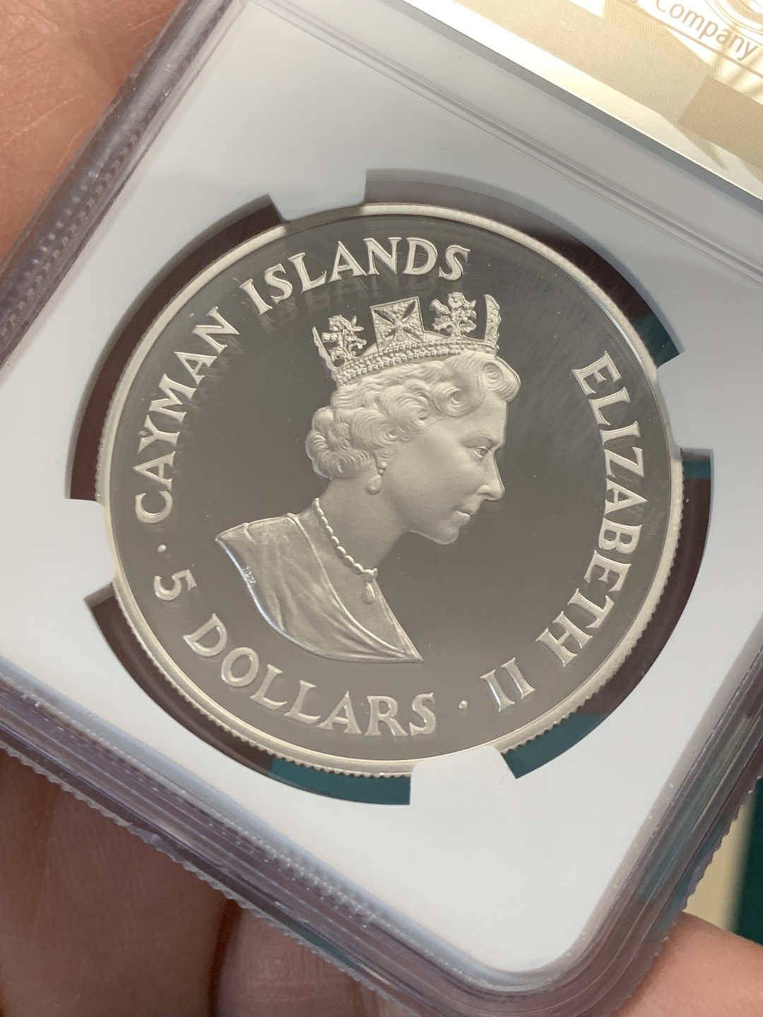 《竞宝斋》第146场-周日，周一 2场 (全场包邮) NGC-PF69 开曼群岛1993年 女王加冕四十周年纪念 精制大银币 稀少