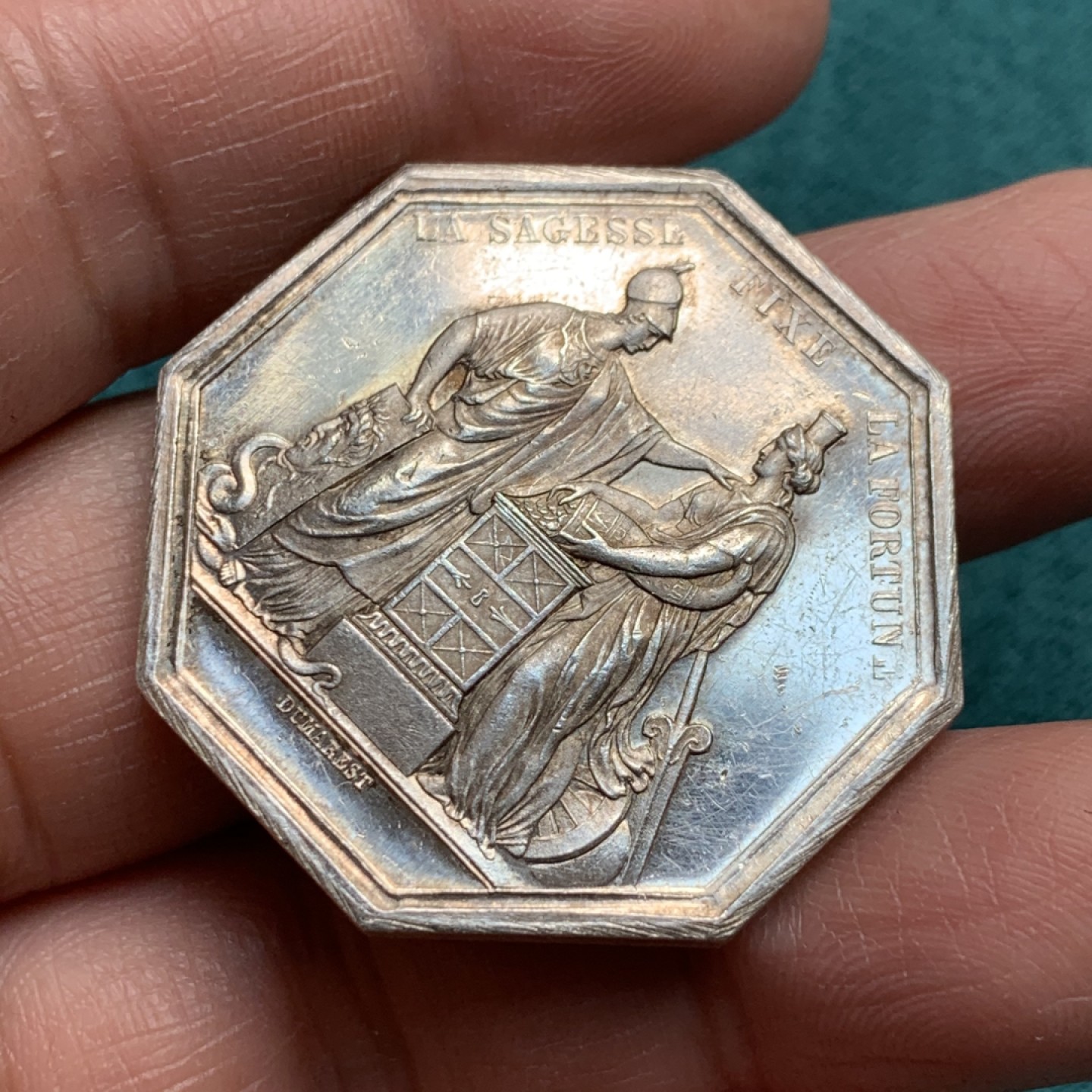 《竞宝斋》第146场-周日，周一 2场 (全场包邮) 法国 1860-1879 法兰西银行银质八角代币   重量：24.8gr 36.5mm 边铭：蜜蜂+银标