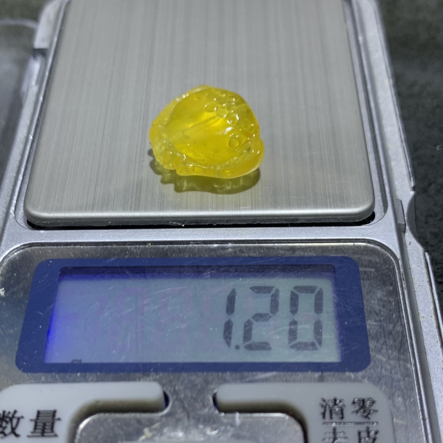 精美天然蜜蜡雕刻大象随形背云一个，