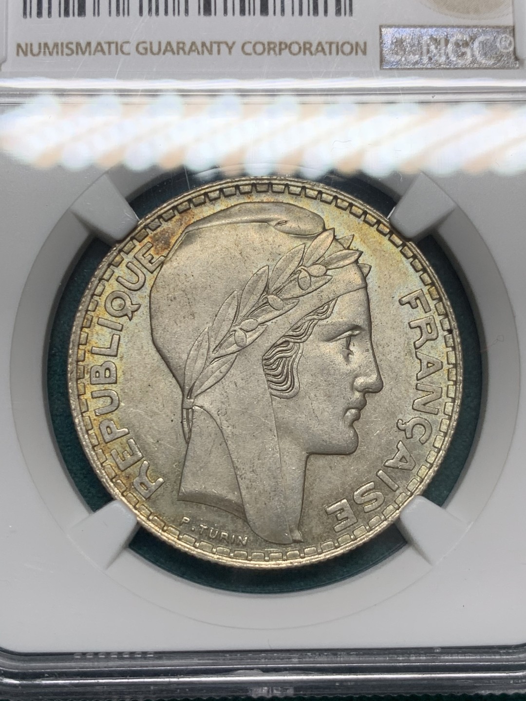《竞宝斋》第146场-周日，周一 2场 (全场包邮) NGC-MS64 法国1933年 谷物女神20法郎大银币 淡彩包浆 顶级品相